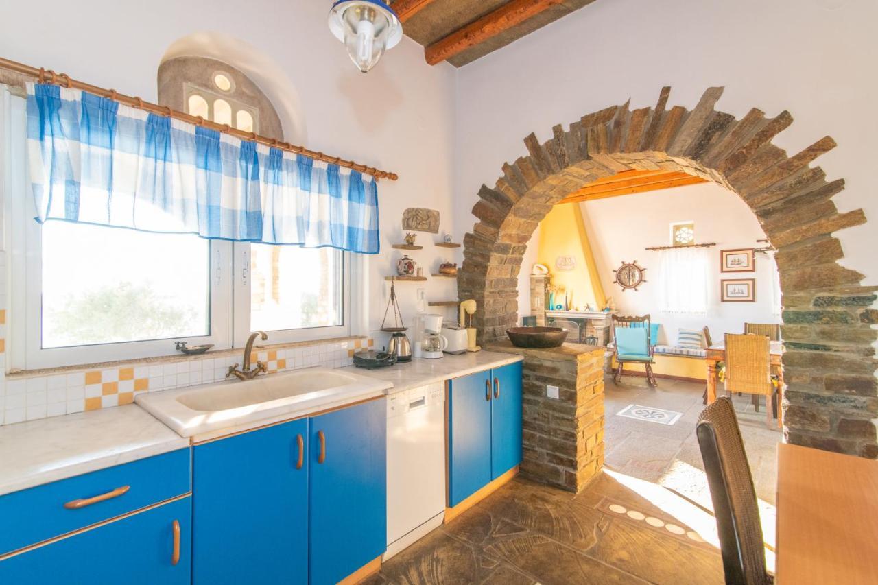 Traditional House By The Sea Istérnia 外观 照片